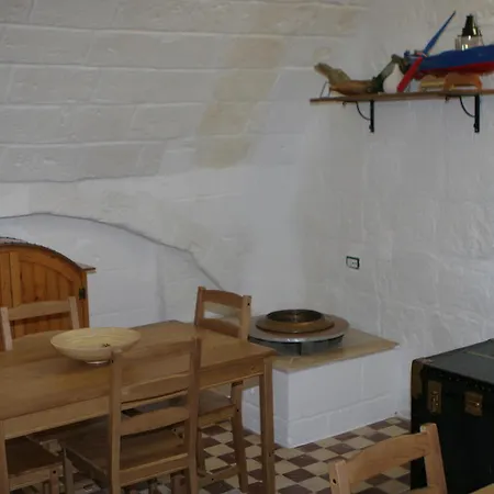 Mamma Maria 2010 مونوبولي